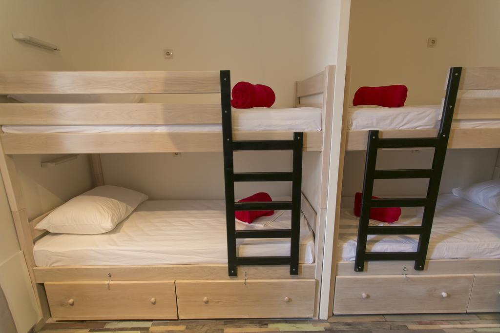 City Hostel Trogir Ruang foto
