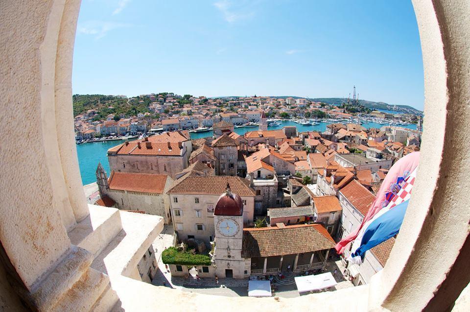 City Hostel Trogir Bagian luar foto