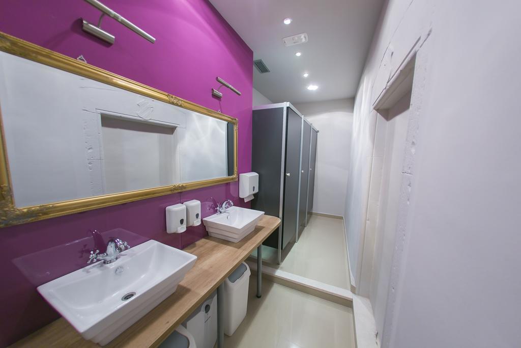 City Hostel Trogir Bagian luar foto